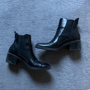 Zara Shoes - Zara Chelsea Boots Zara Shoes - Zara Chelsea Boots